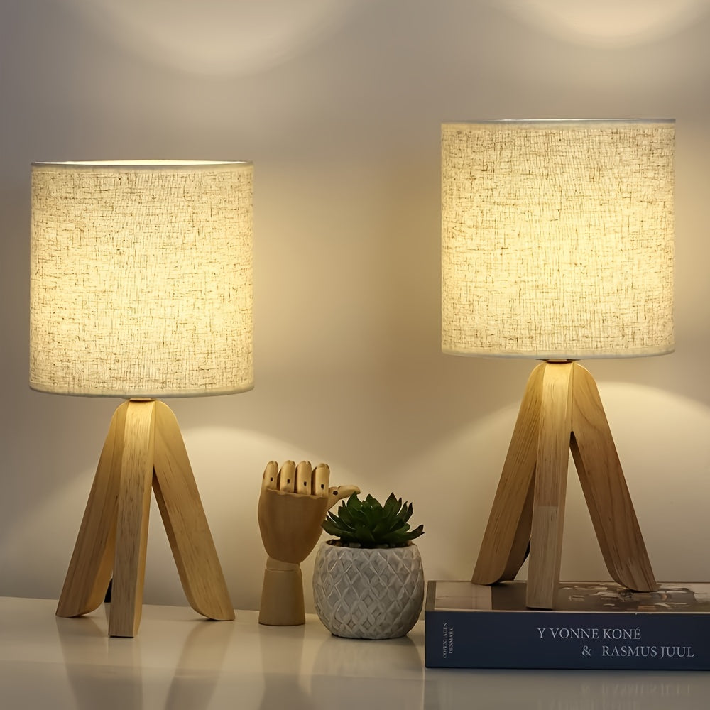 Nordische Holz-Dreibein-Tischlampe | Stoffschirm
