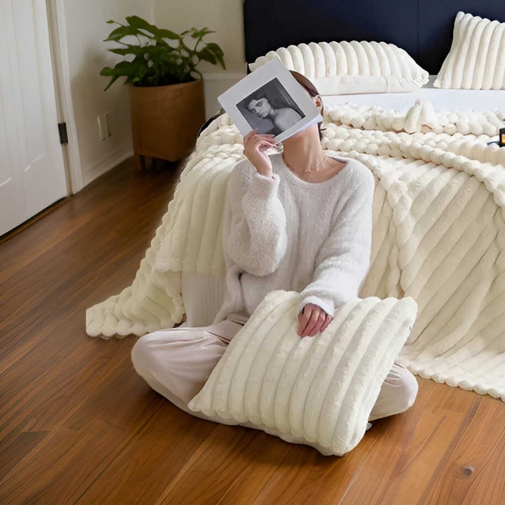 Fleece Throw Blanket Soft Cozy Plush Large Drape - Image 1