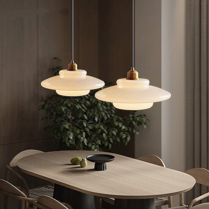 Hvid glaspendel | Moderne mid-century elegance