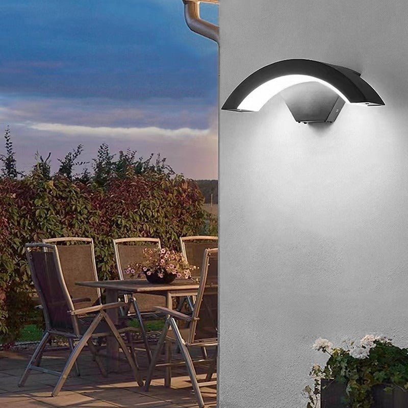 Lumină de perete modernă pentru exterior | Corp LED rezistent la apă IP65