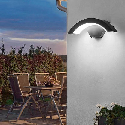 Lumină de perete modernă pentru exterior | Corp LED rezistent la apă IP65